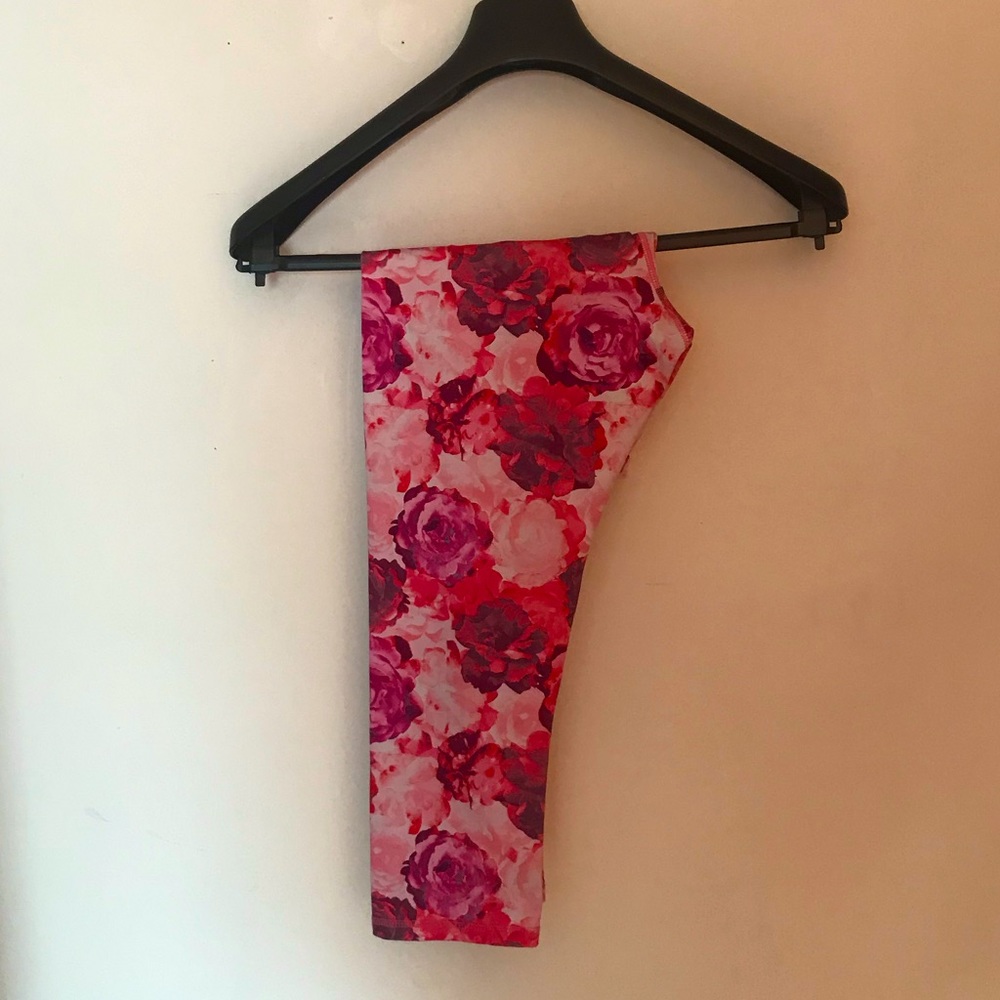 Small Pure & Simple 3/4 Rosey Leggings - Picture 2 of 5